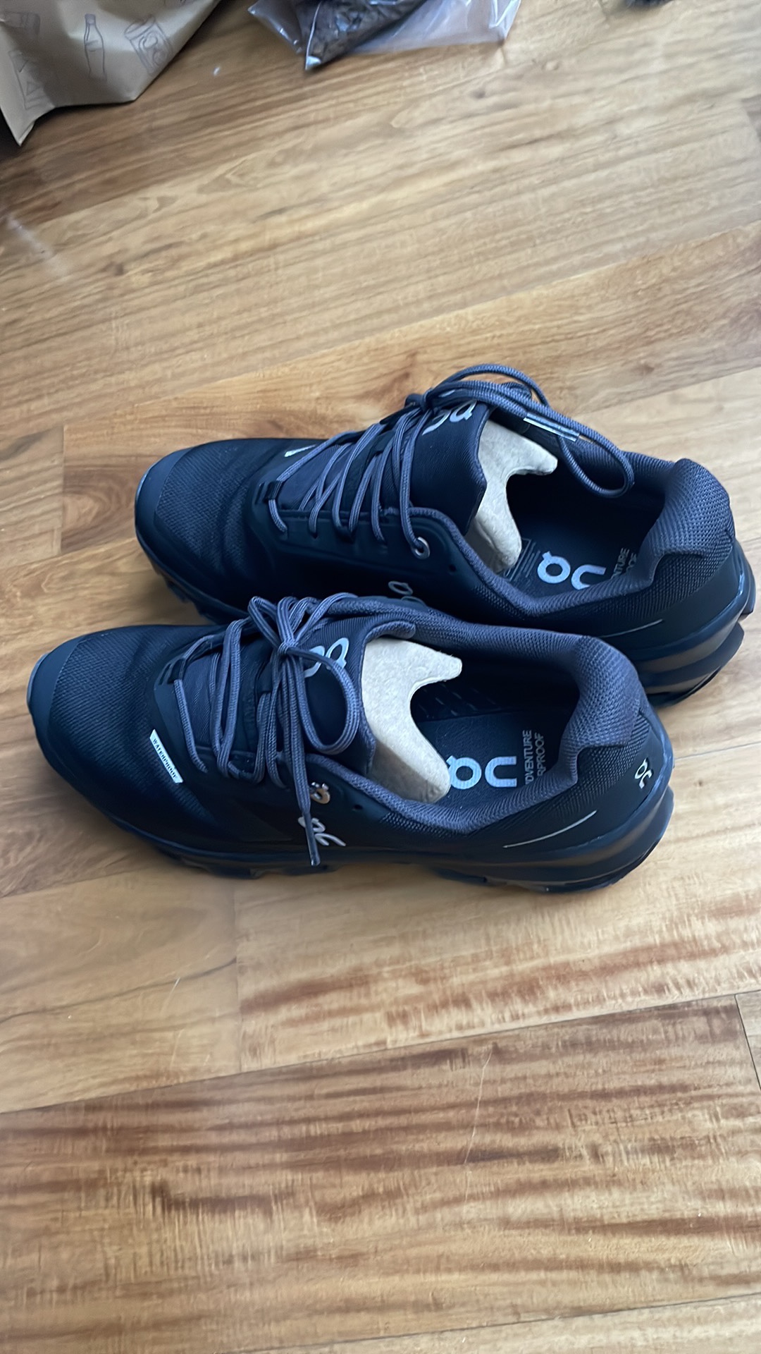 ON cloudventure waterproof men’s sz.7 - photo 2
