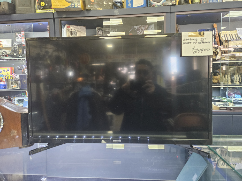 Samsung 32" Smart TV thumbnail