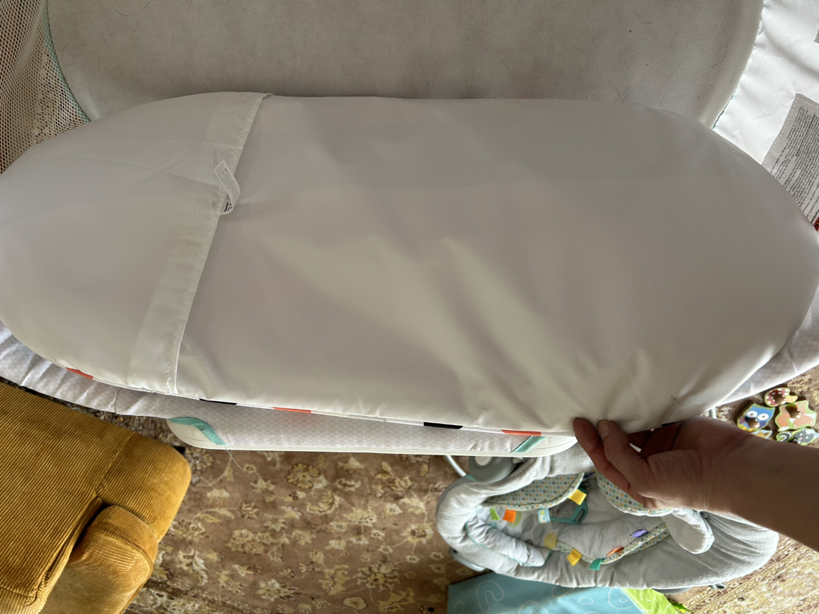 Fisher Price bassinet - photo 3