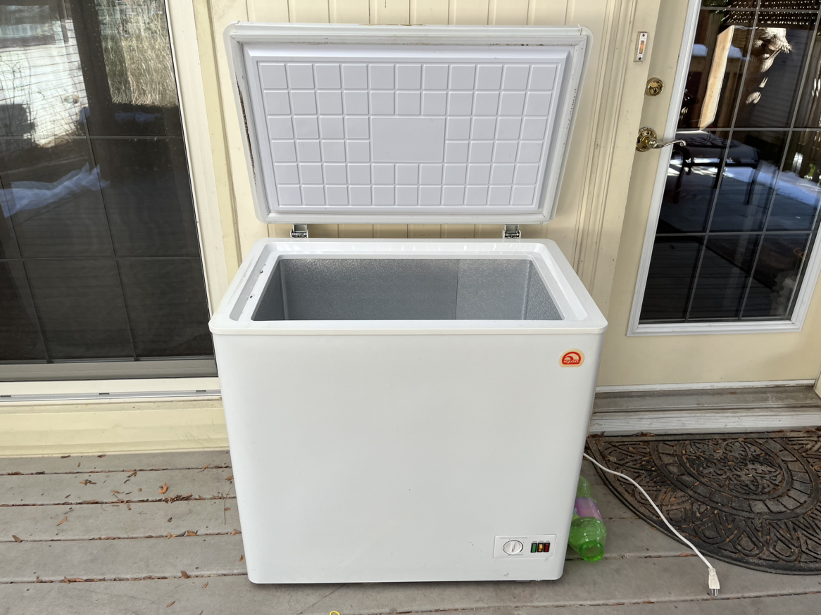 Chest Freezer thumbnail