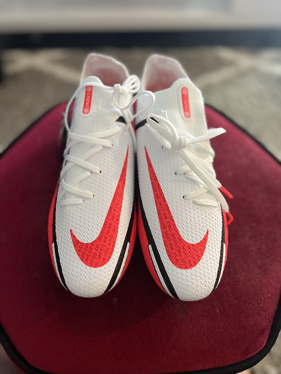 Soccer cleats US 9.5 - photo 2