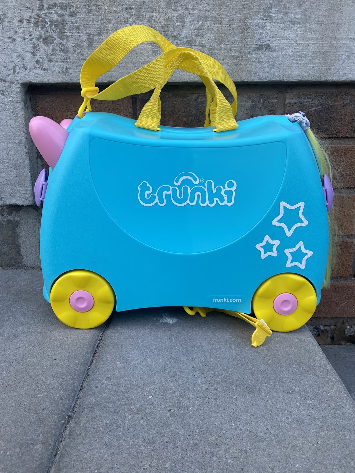 Cute Clean Excellent Condition UNICORN Trunki