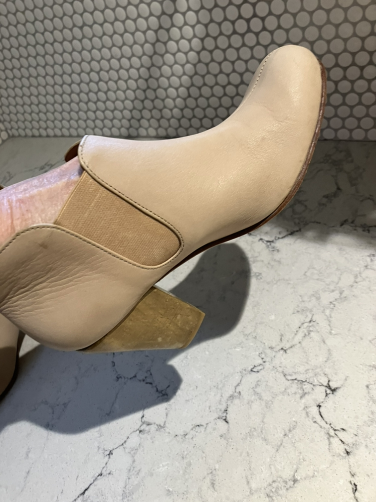 Leather booties , size 8 image indicator(4)