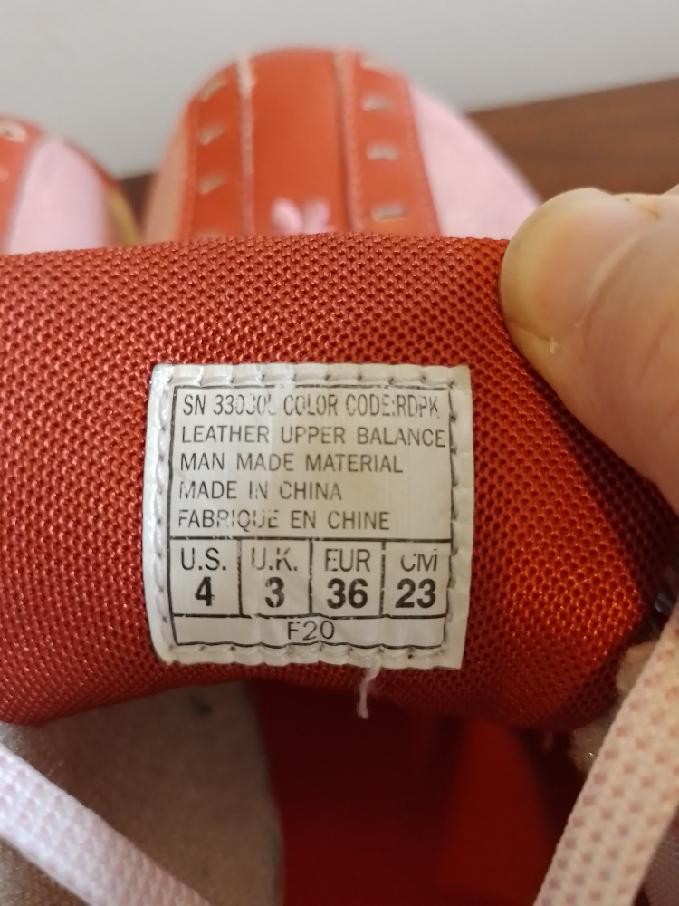 woman's (girl)  leather sneakers - photo 3