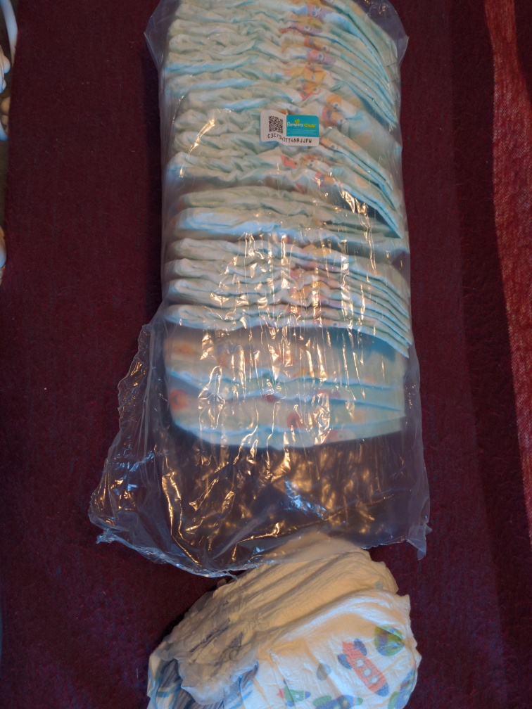 Pampers Diapers - size 4 - photo 3