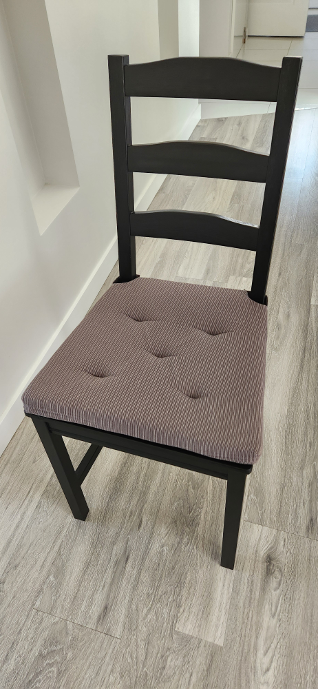 Table and 4 chairs - photo 4