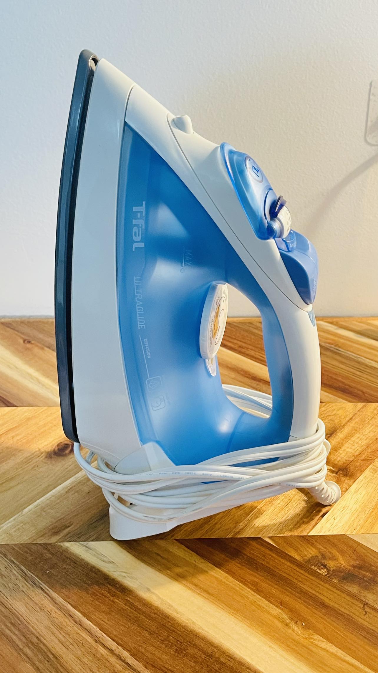 T-FAL Iron Box thumbnail