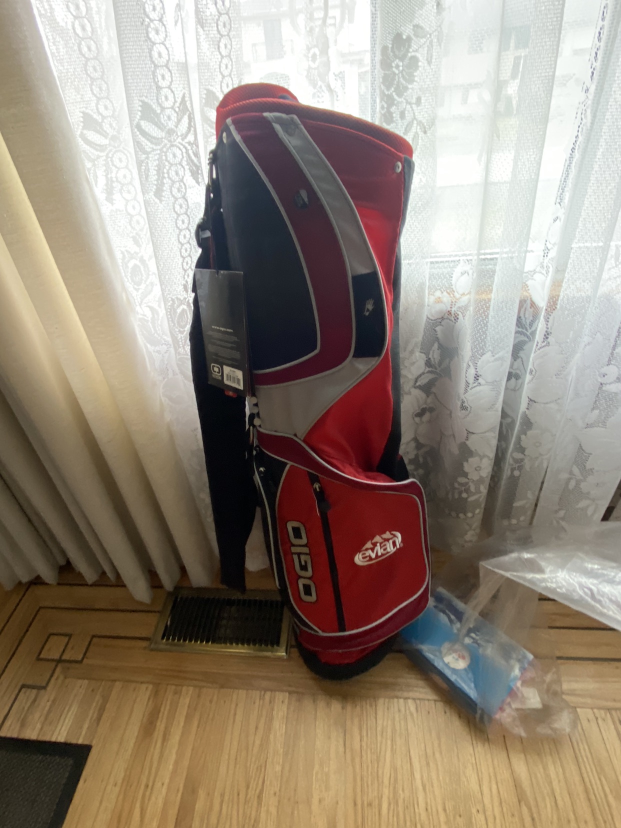 Golf bag with 12 new balls thumbnail