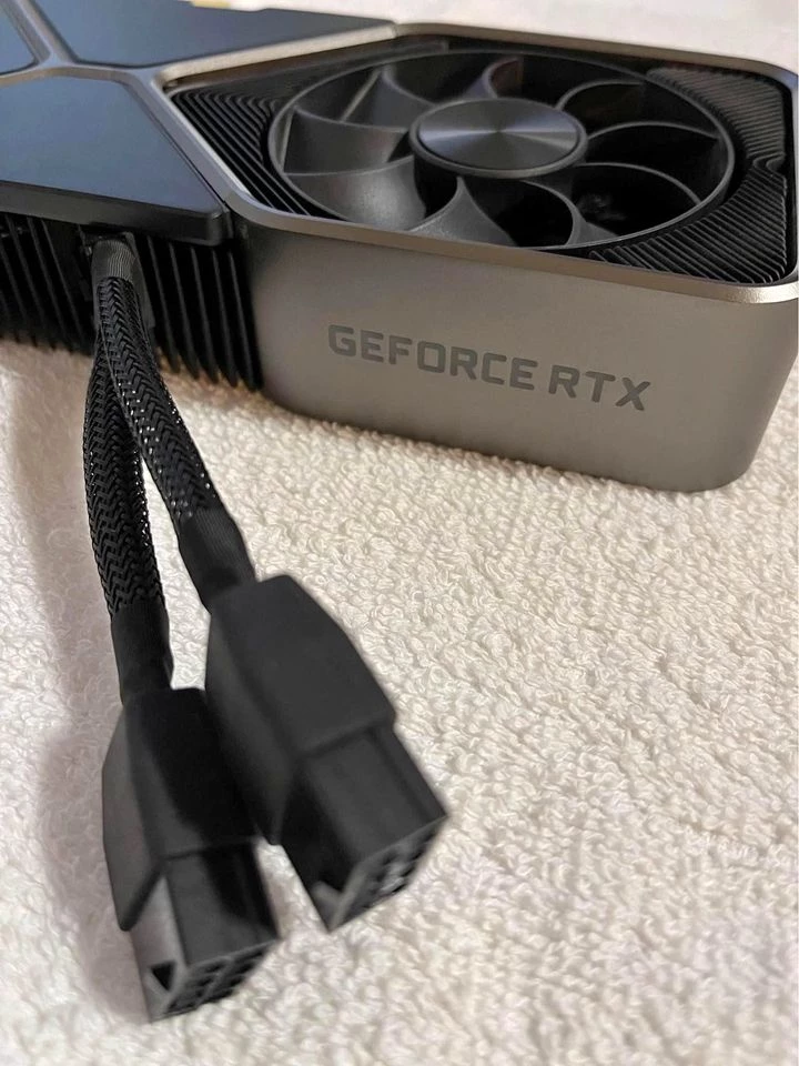 RTX 3080 Founder's Edition 10GB - photo 3