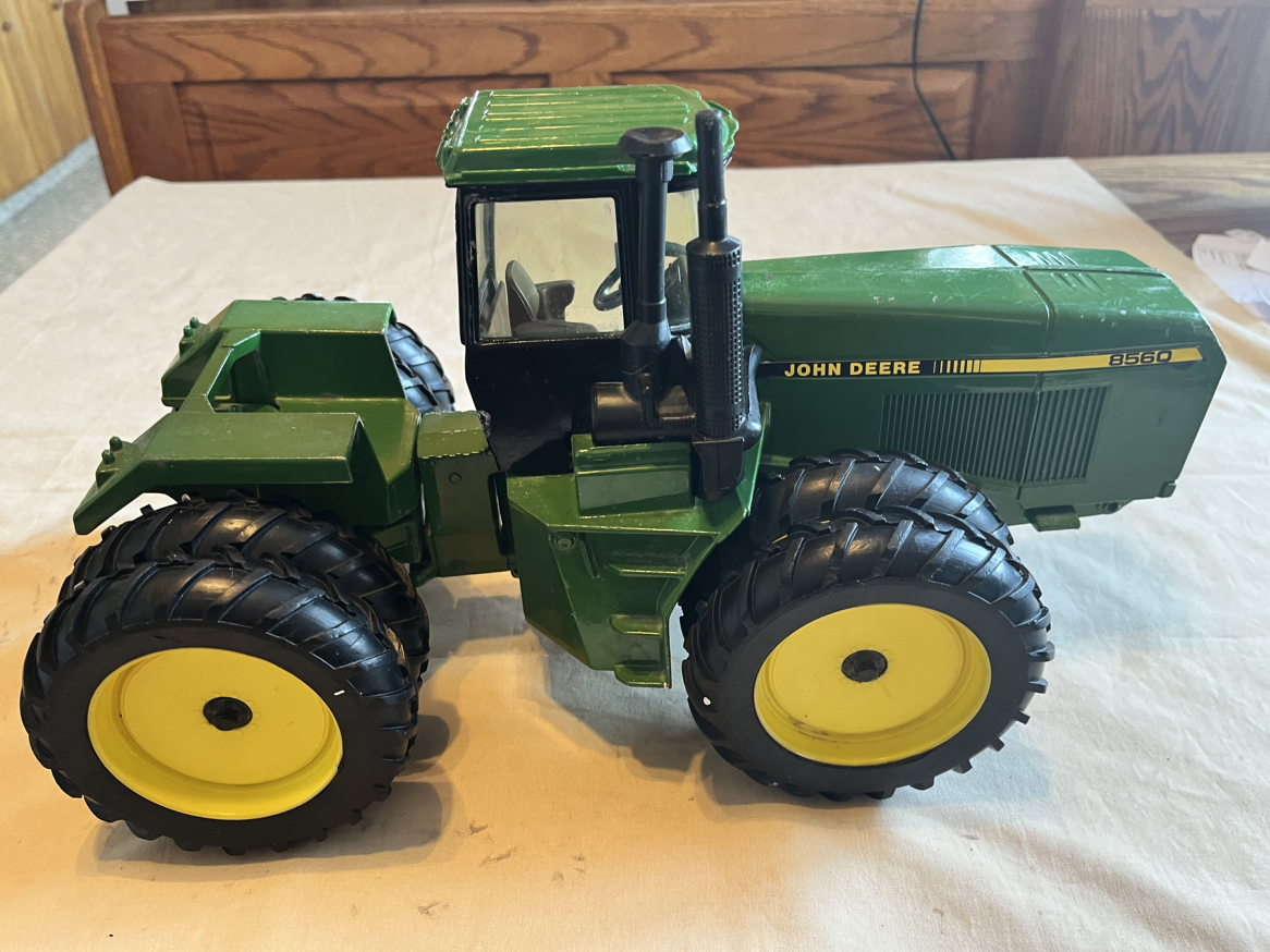 John Deere 8560 Metal Tractor - $100