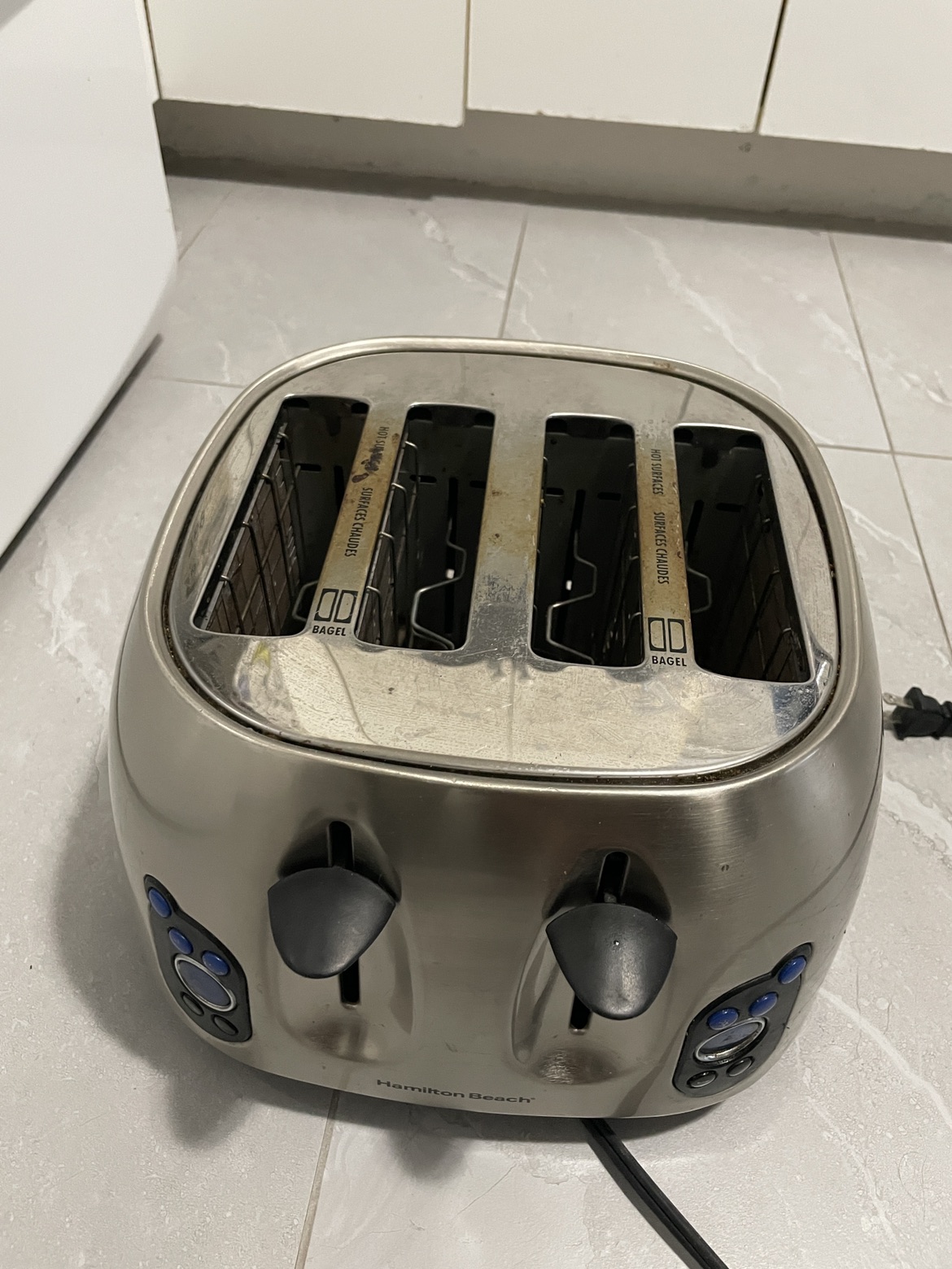 4 slice toaster #freecycle - photo 2