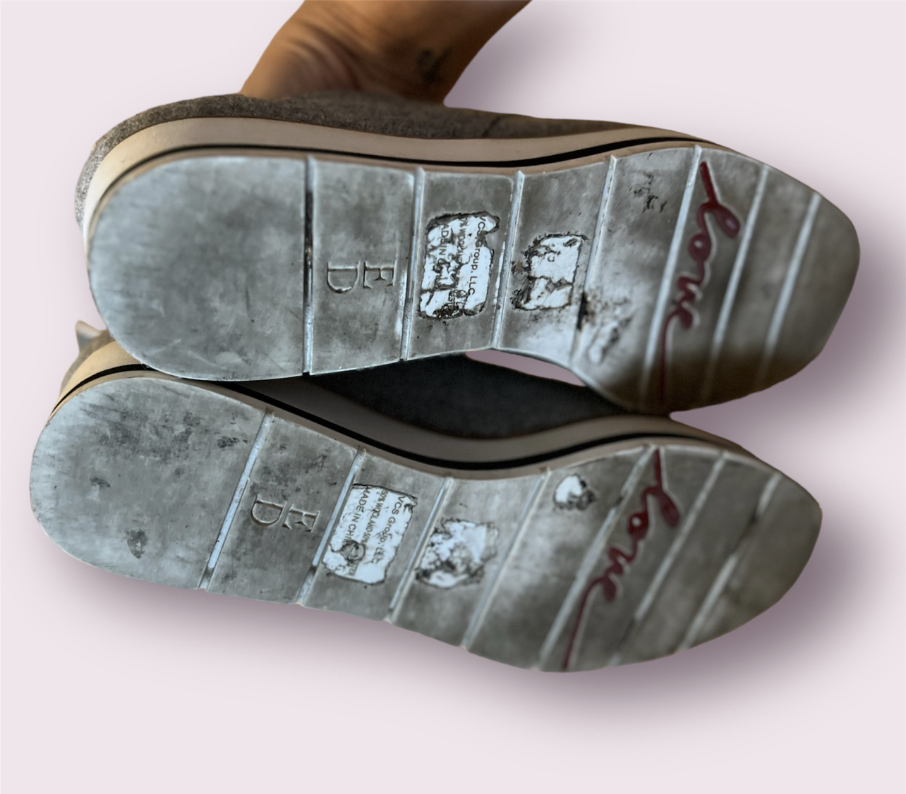 Ellen Degeneres Shoes size 7.5 image indicator(4)