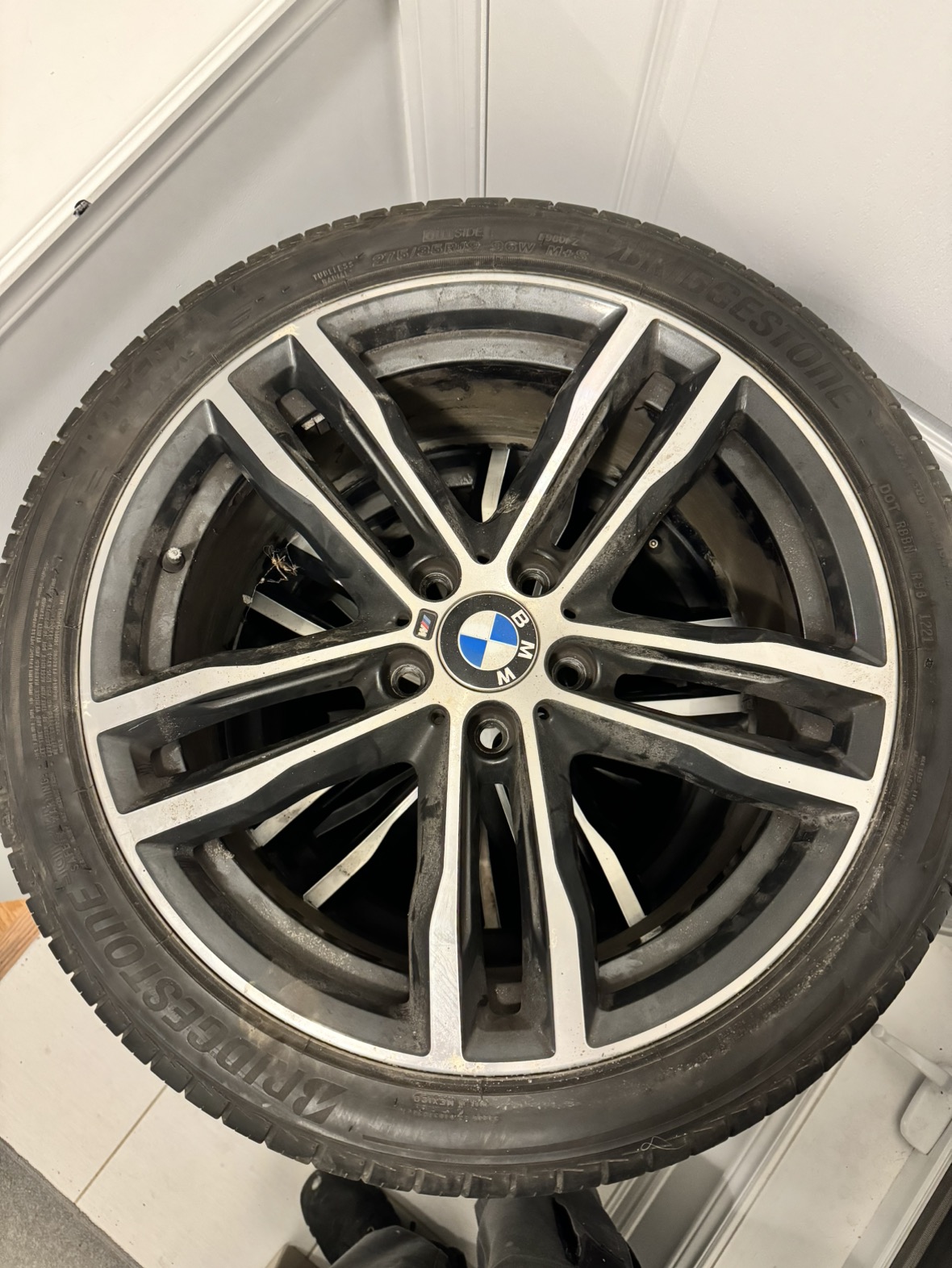 Set of 4 BMW Rims with Tires thumbnail
