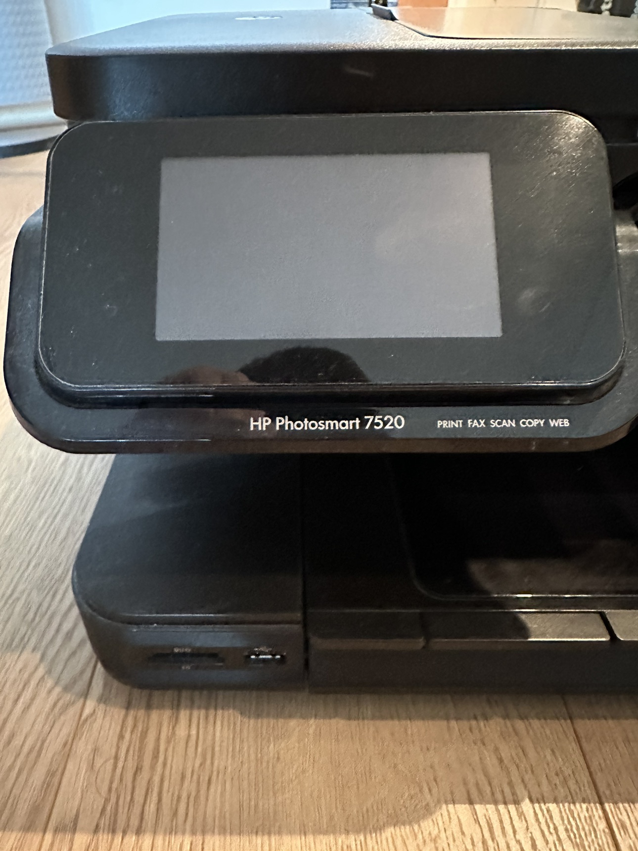 HP Photosmart 7520 e-All-in-One Printer USED Working image indicator(2)
