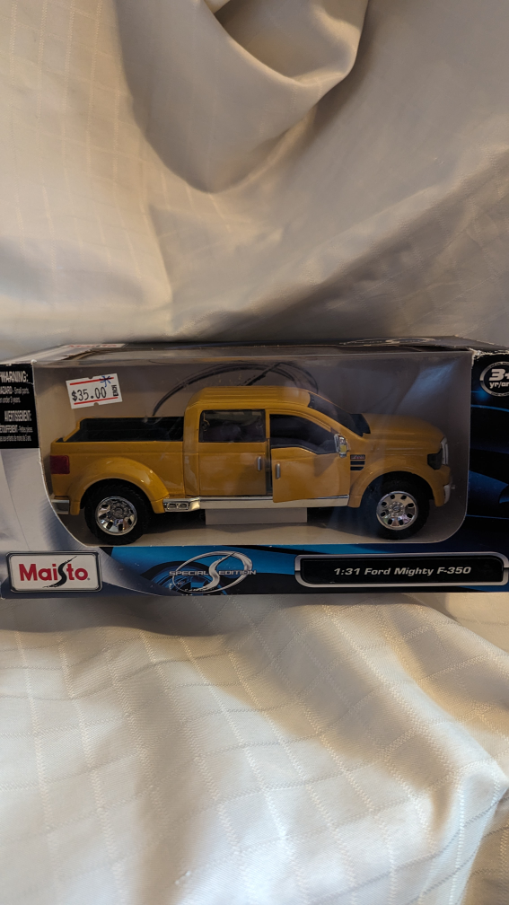 Maisto Ford F-350 Pick-up Truck Die Cast 1/31 Scale New
