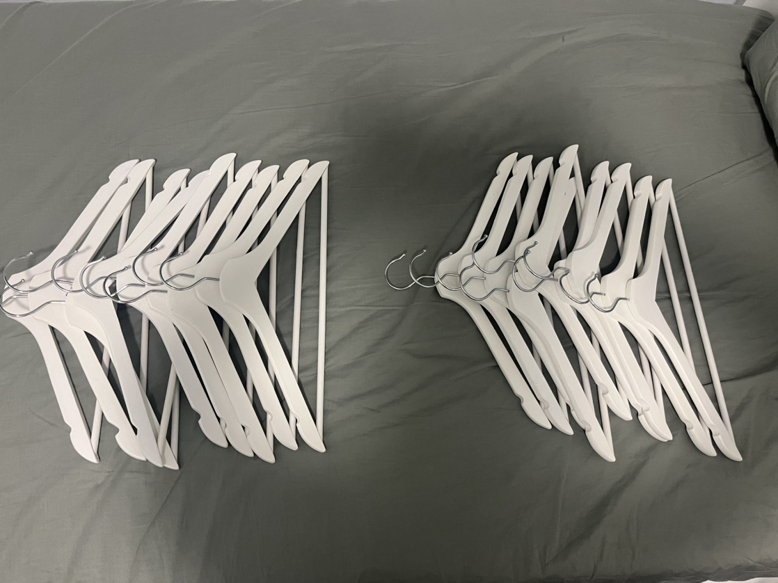 18 wooden hangers thumbnail
