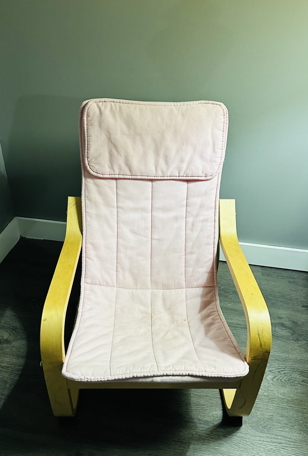 50% off Childs Small chair 🥕 🥕 thumbnail