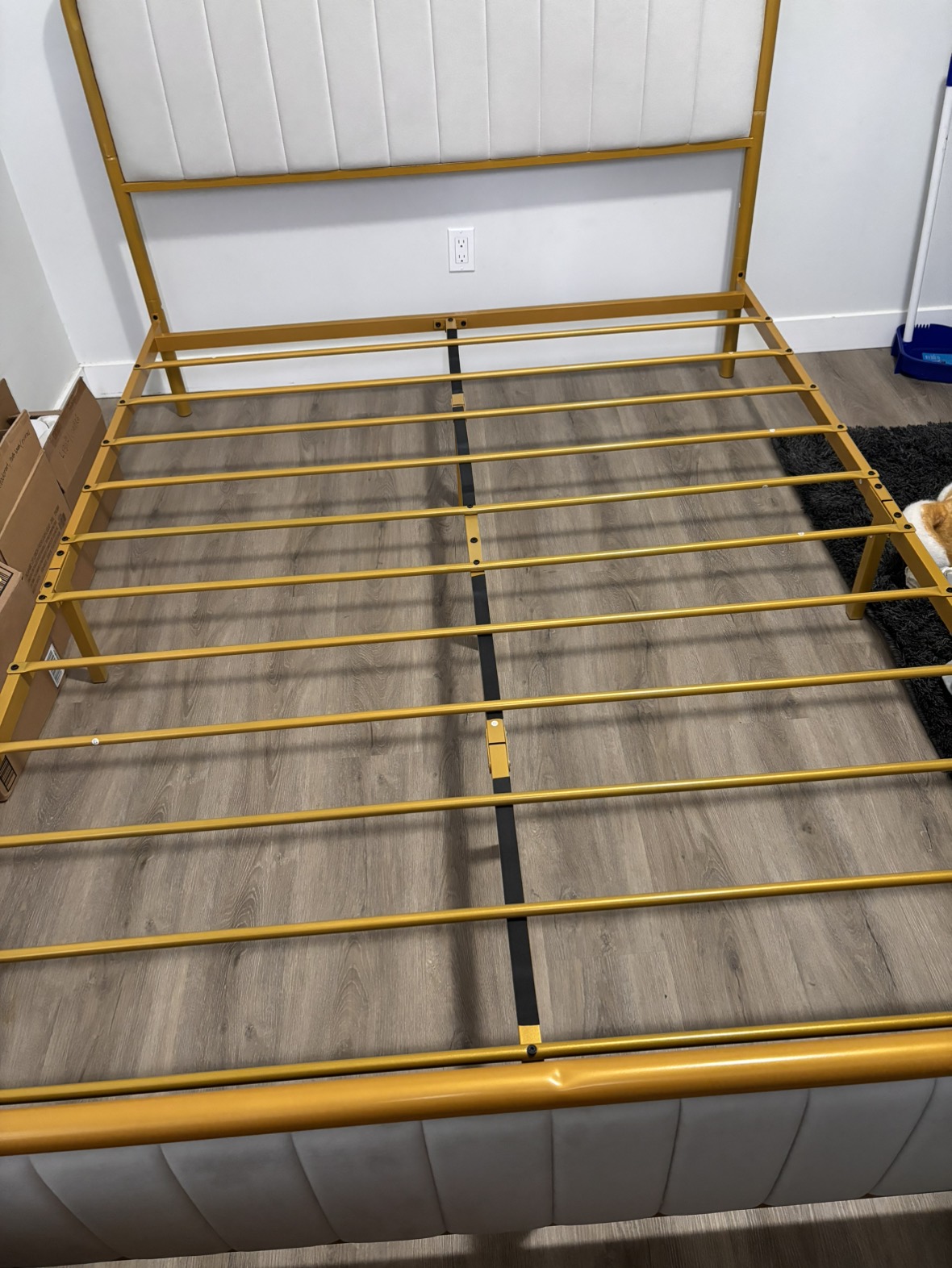Velvet metal queen bed - photo 3
