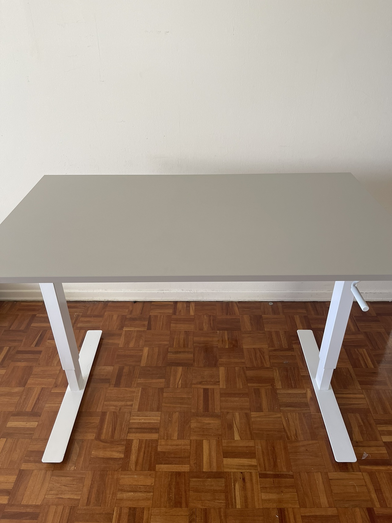 AJUSTABLE desktop