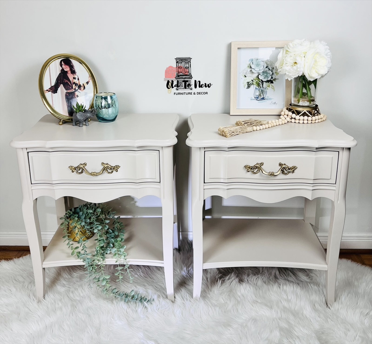 Elegant & Refinished French Provincial Beige End Tables - photo 2