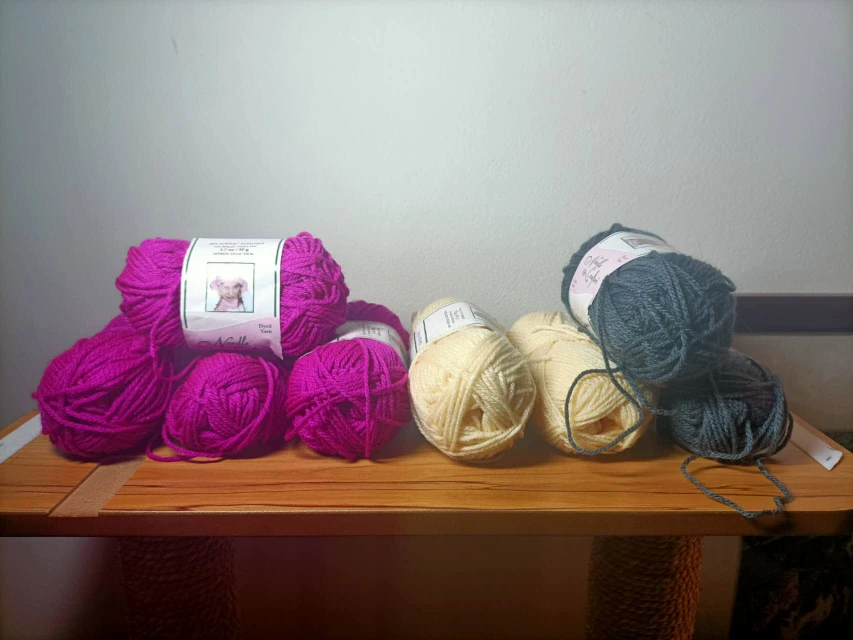 ‼️MOVING SALE‼️Yarn Lot for $5 - photo 2