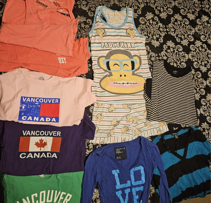 FREE House Clothes for Women and bonnet/ toques - photo 2