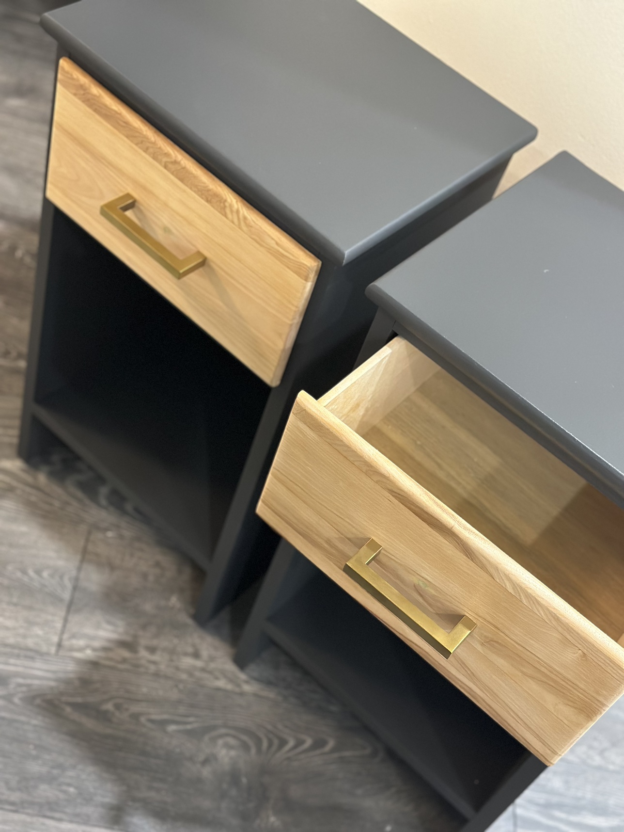 Wood Nightstands image indicator(2)