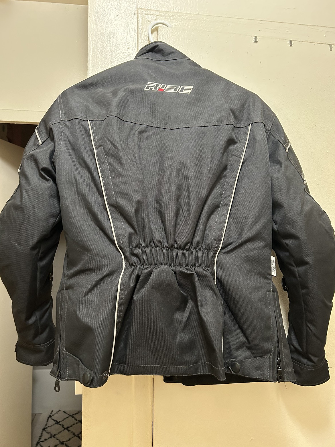 Ladies motorcycle jacket image indicator(7)