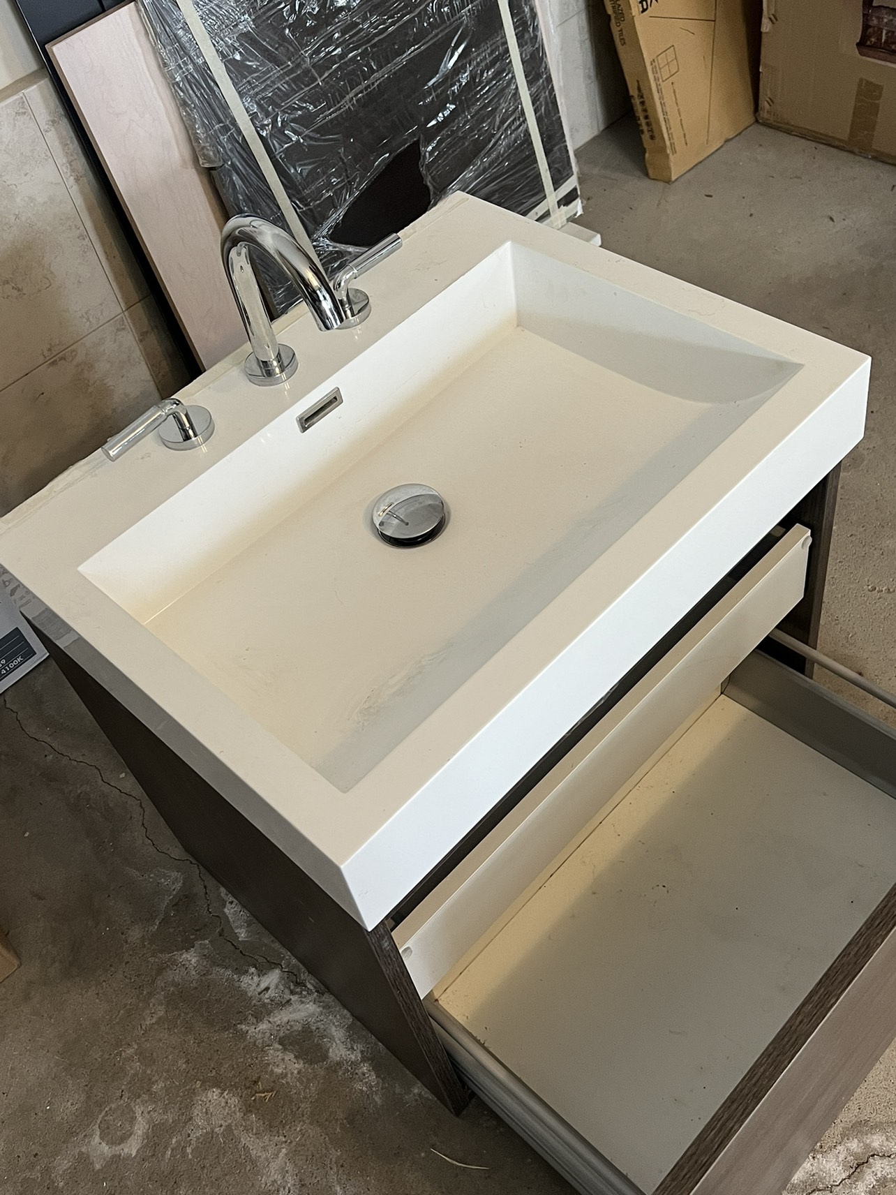 Sink with vanity - photo 2