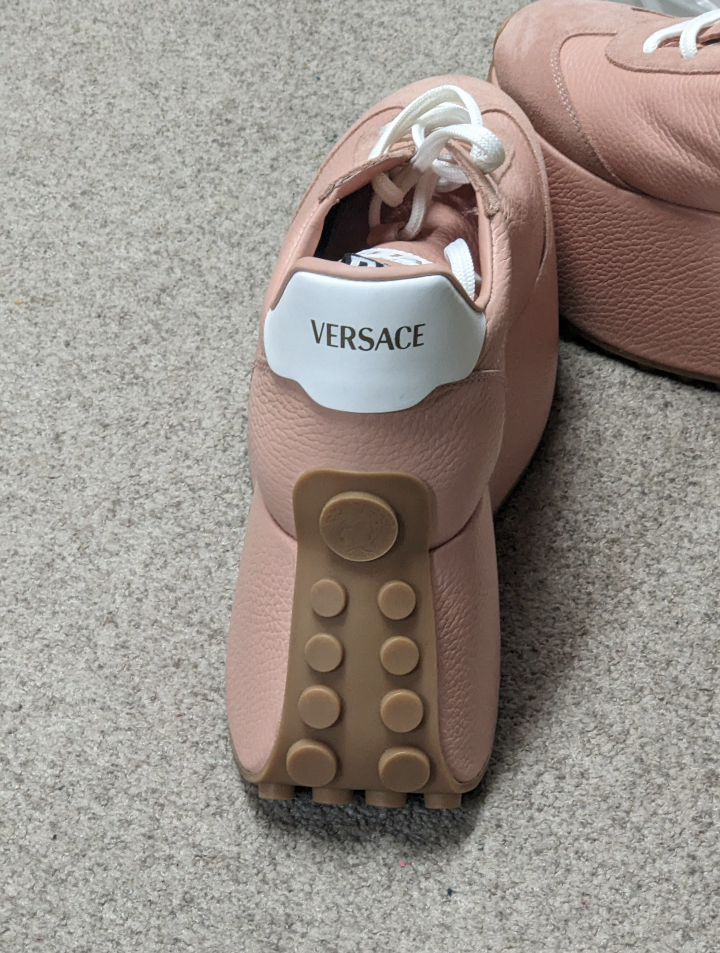 Versace image indicator(2)