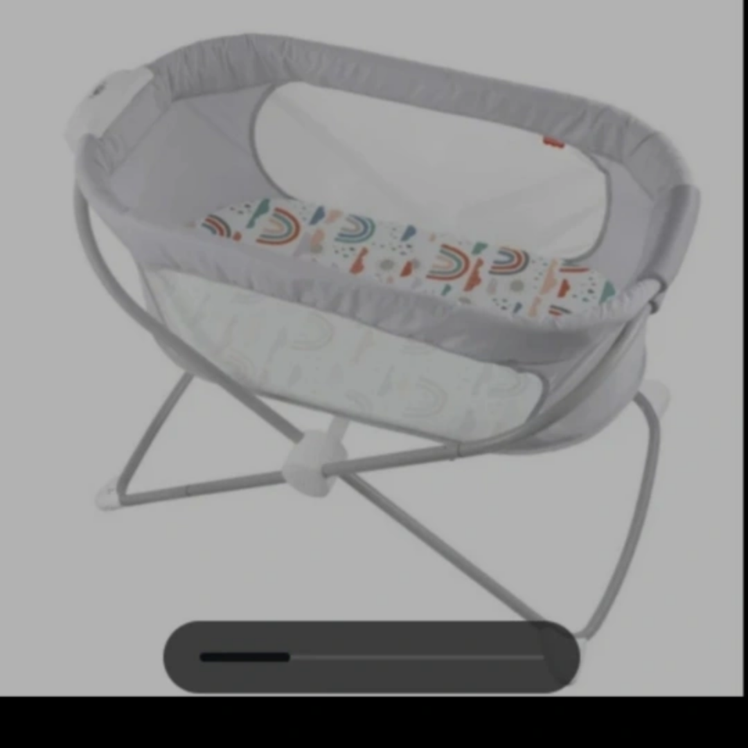 Fisher price bassinet. Like New! - photo 3