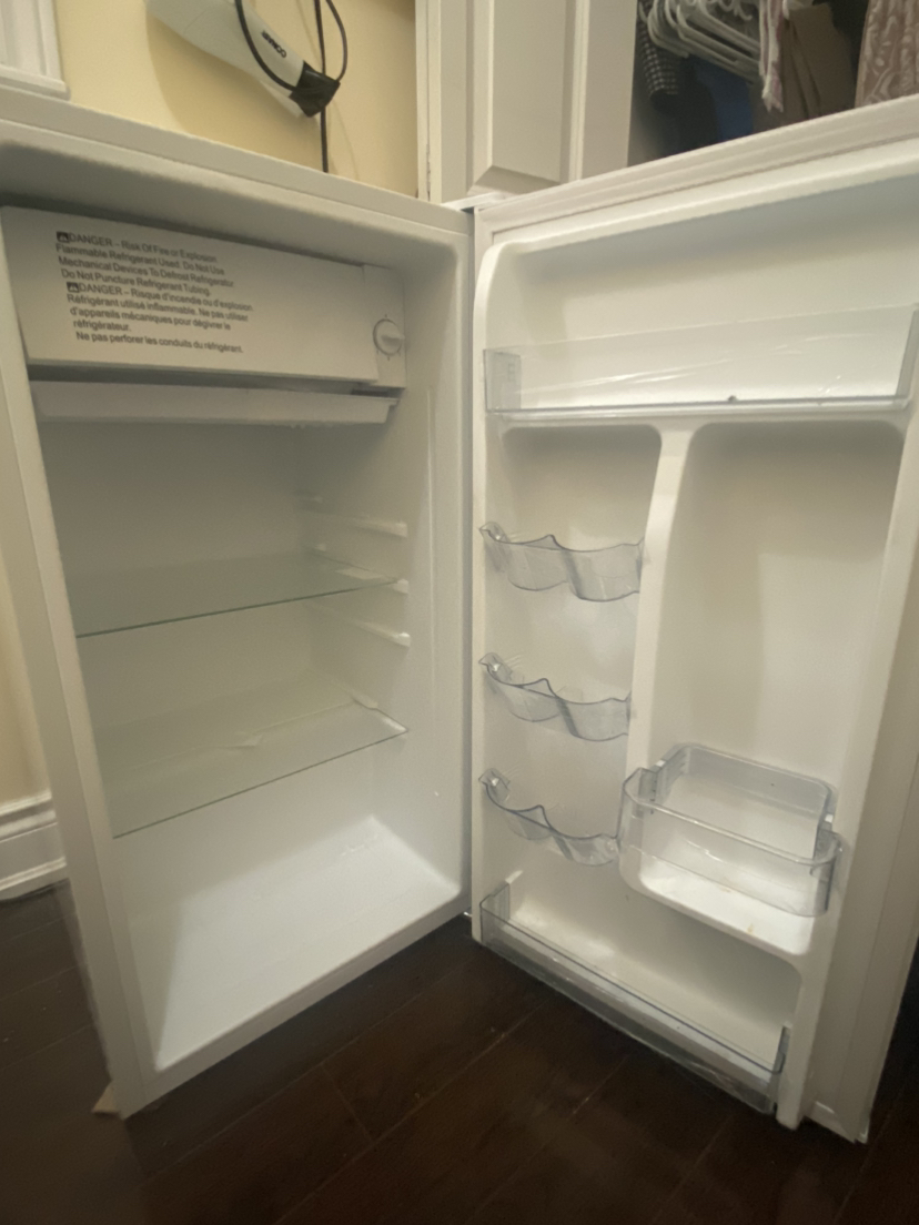 Compact fridge - photo 2
