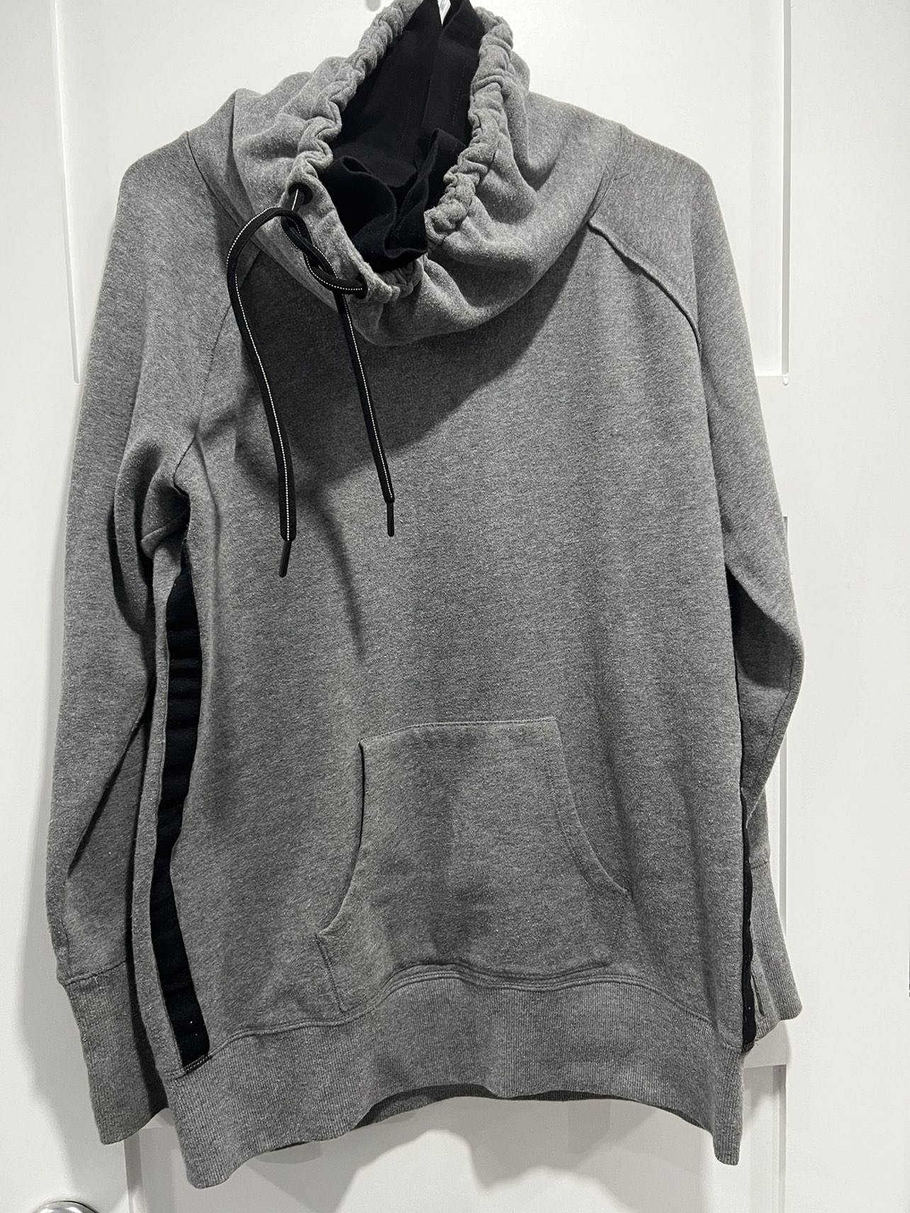 Woman’s sweater thumbnail