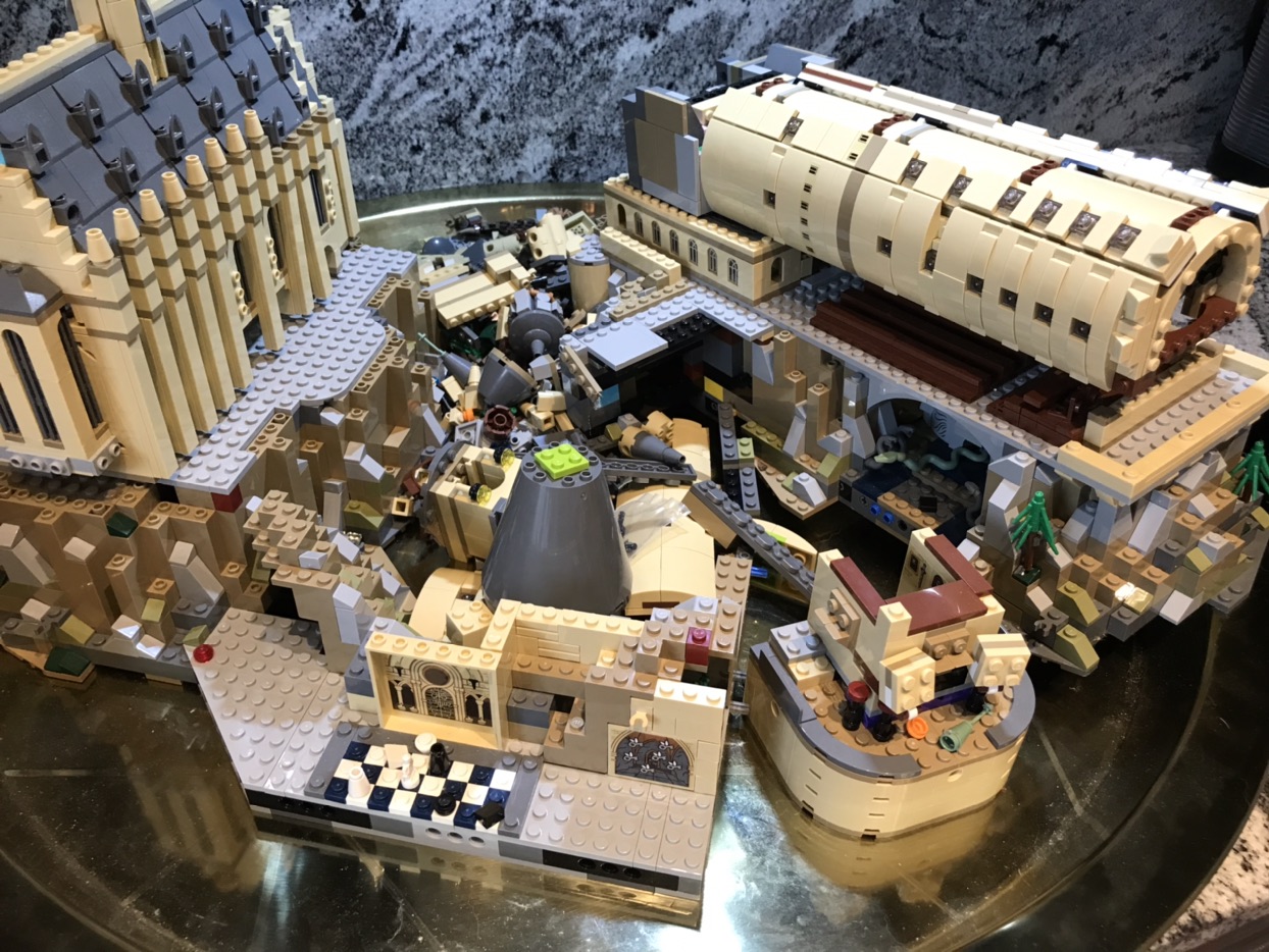 LEGO Harry Potter HOGWARTS Castle Building Set. - photo 3