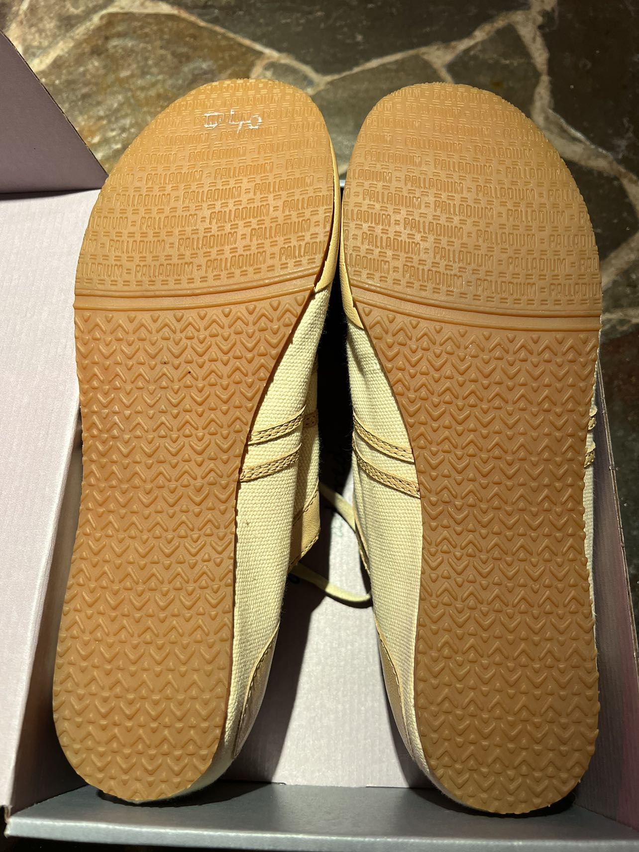 Palladium Canvas Shoes (Men’s 11)(BNWOB) image indicator(5)