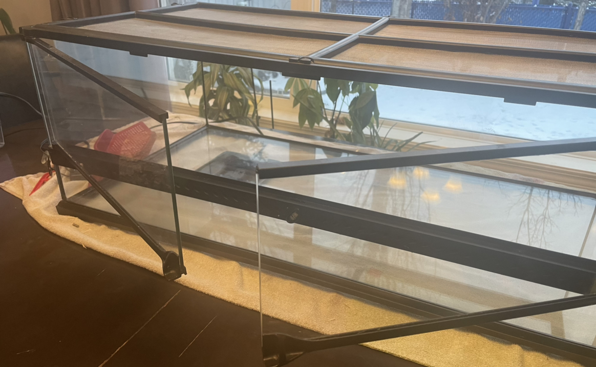40 gallon terrarium and accessories image indicator(2)