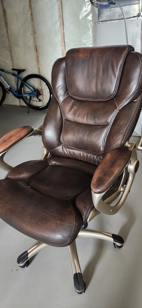 comfy leather chair