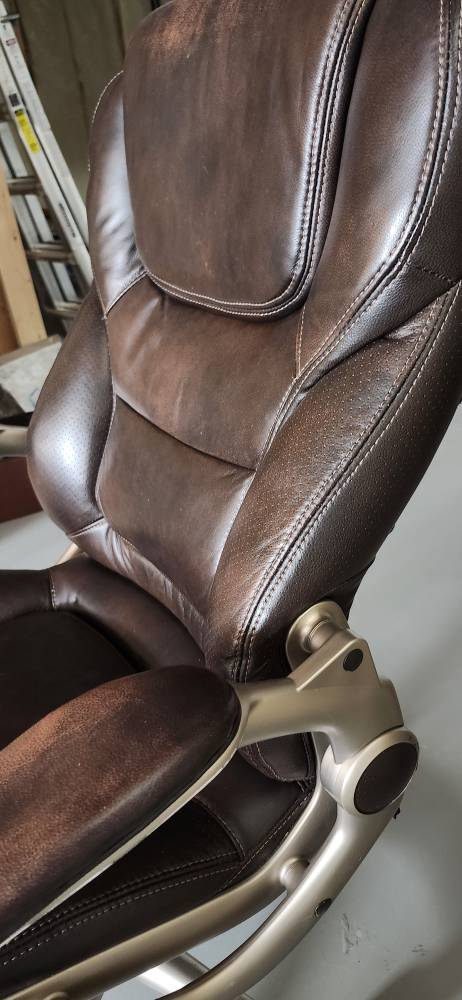 comfy leather chair - photo 3