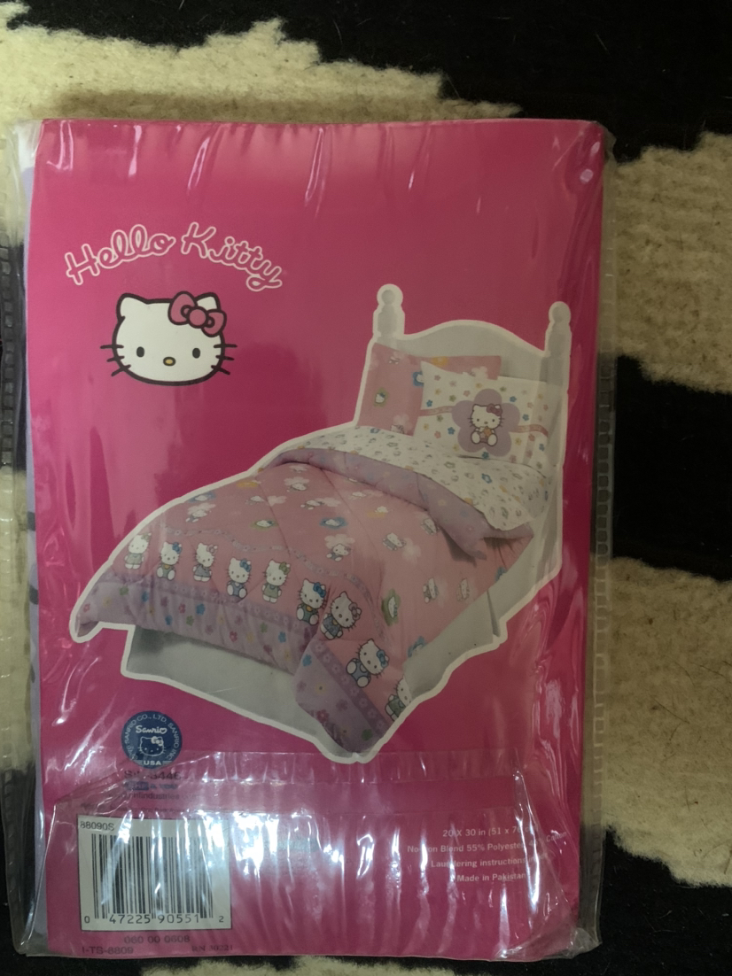 Hello kitty pillow case image indicator(2)