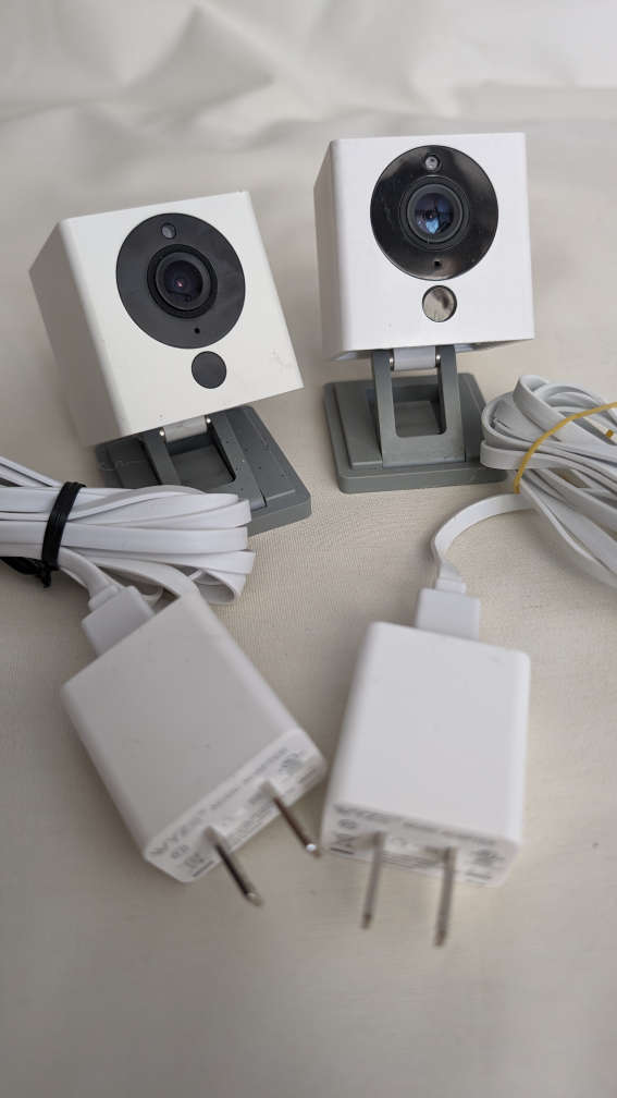 Wyze Cam V2 as is (READ DESCRIPTION!!!) thumbnail