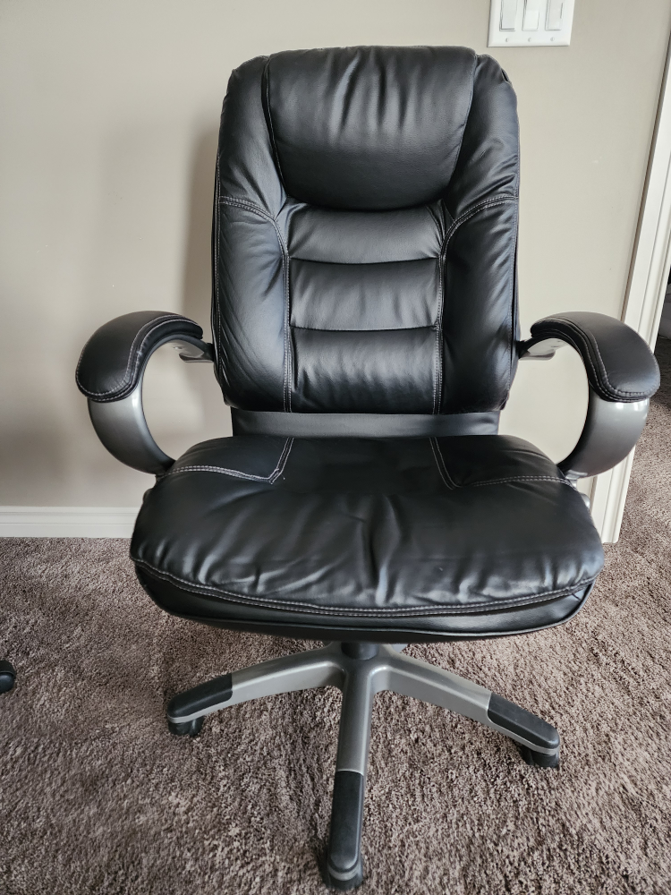 🥕office/conference room chair ( minor scuffs/ tears)