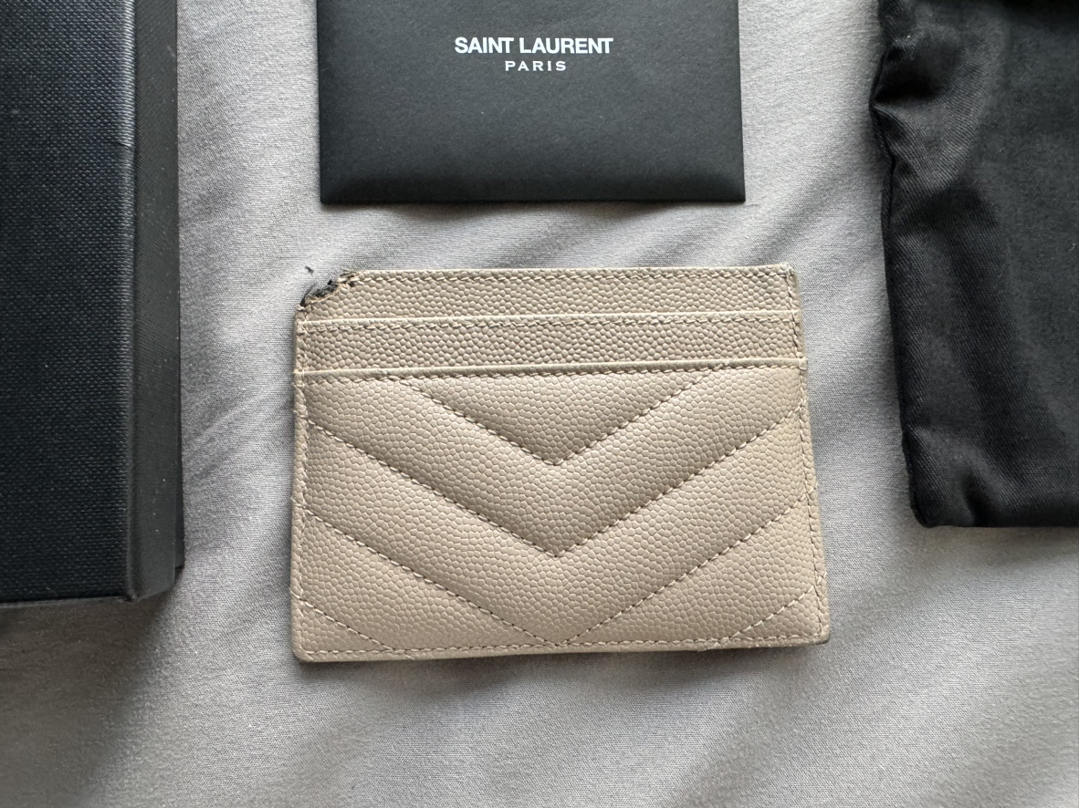 Saint Laurent card holder - photo 3