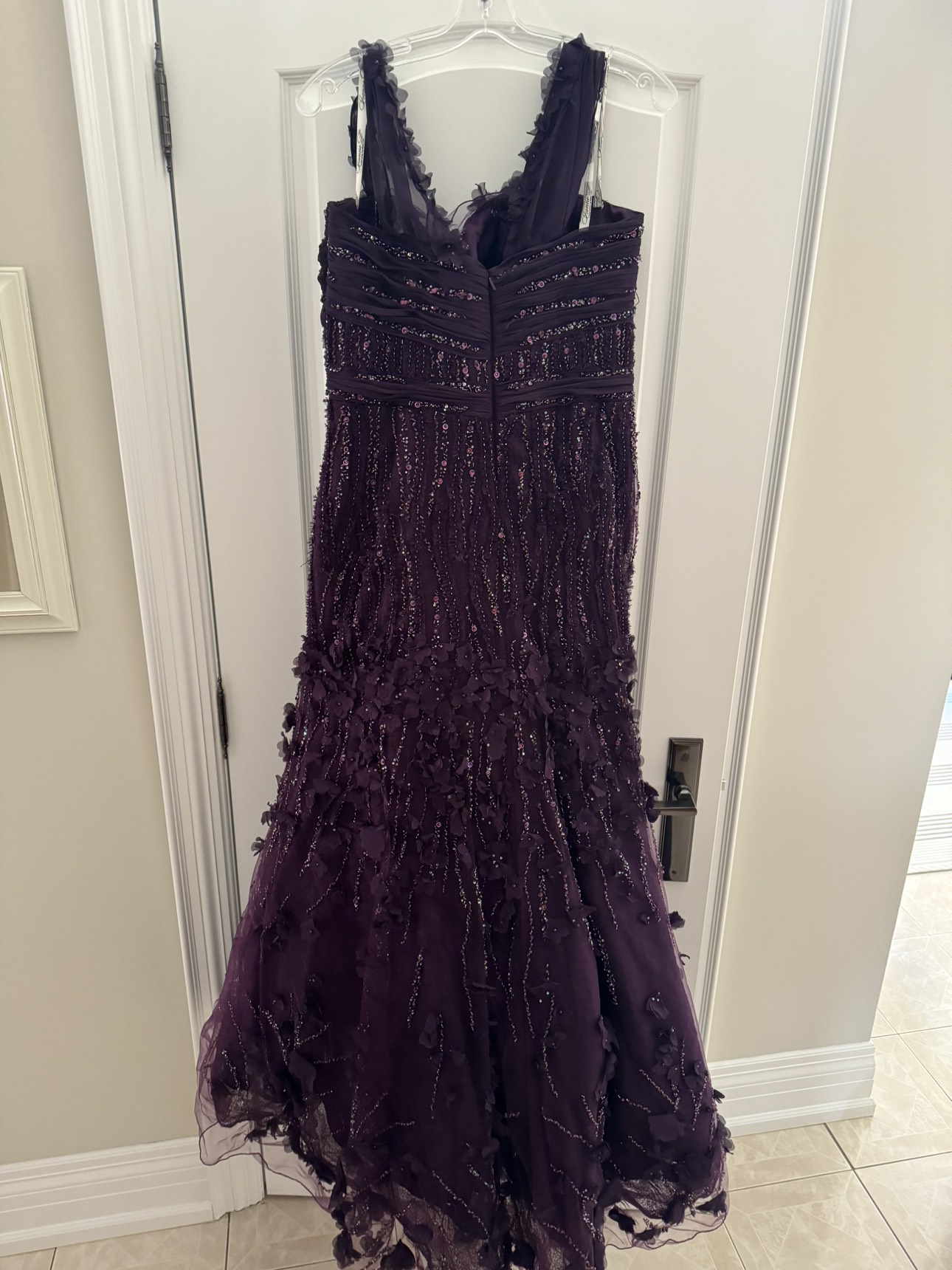 Women’s Formal Evening Dress - Size 18 image indicator(2)