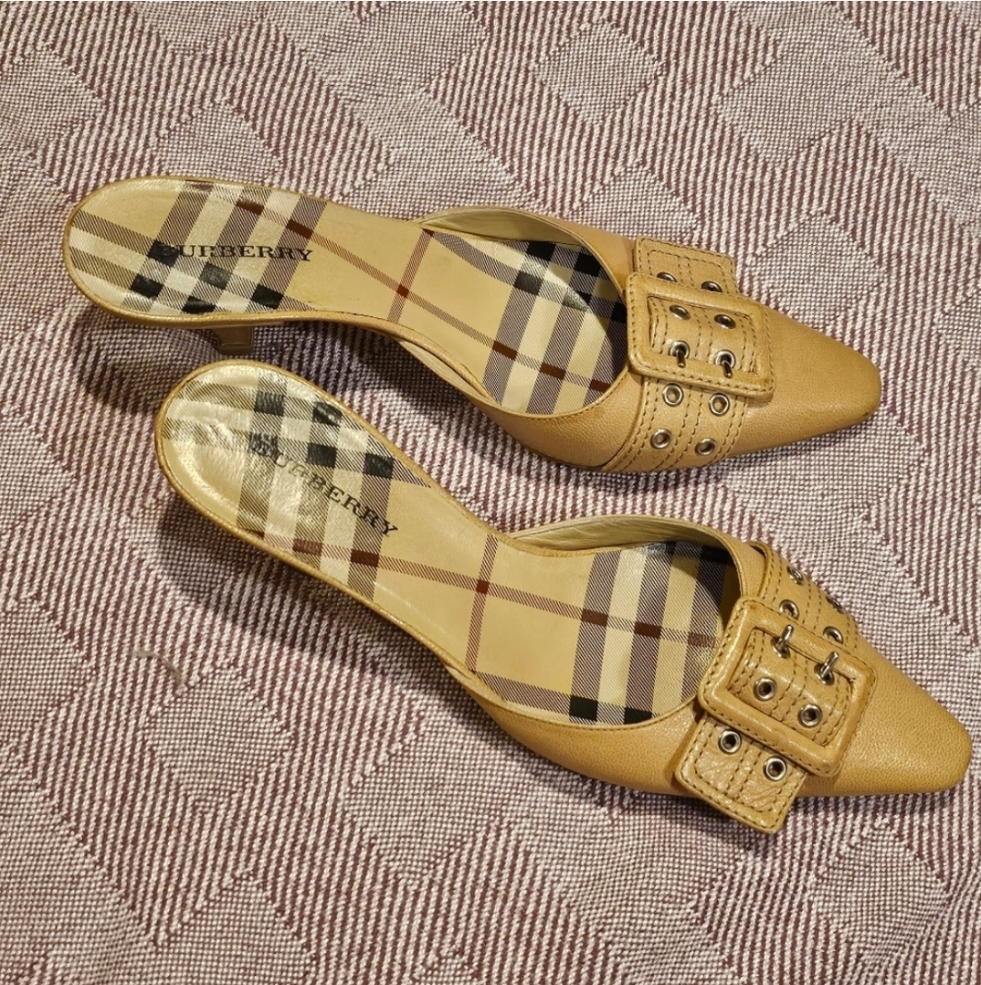AUTHENTIC BURBERRY Kitten Heels/Mules