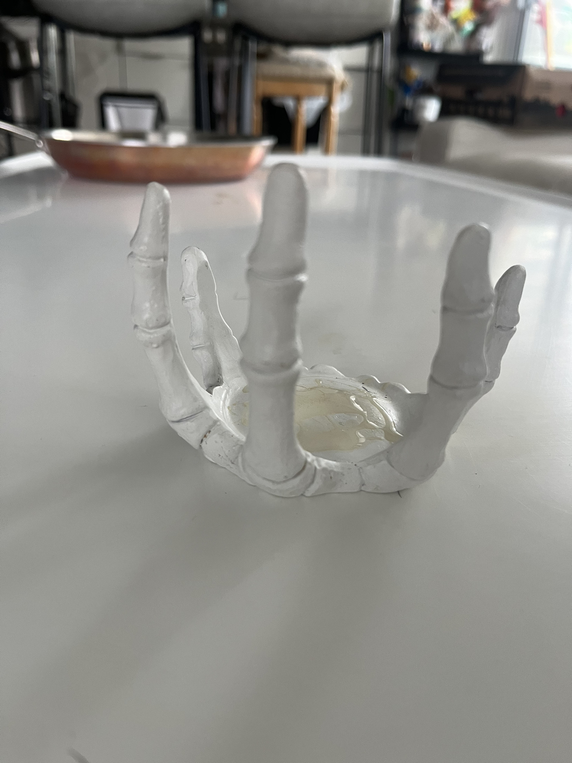 Free skeletal hand holder - photo 2