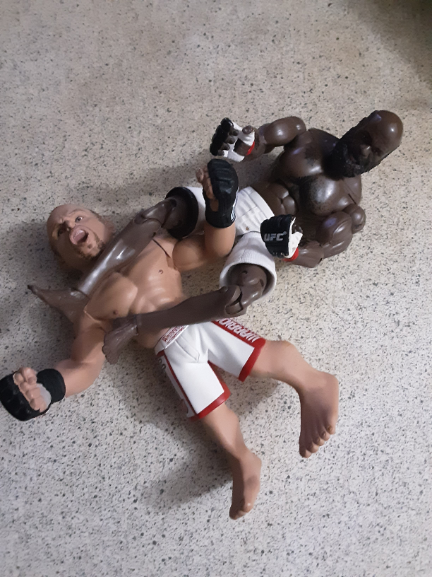 KIMBO SLICE. UFC ROUND 5 ULTIMATE COLLECTOR . image indicator(2)