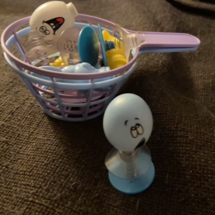 Easter lot-  various toys games & decor image indicator(3)