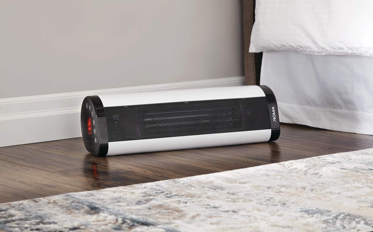 pending sale -oscillating Heater with remote control thumbnail
