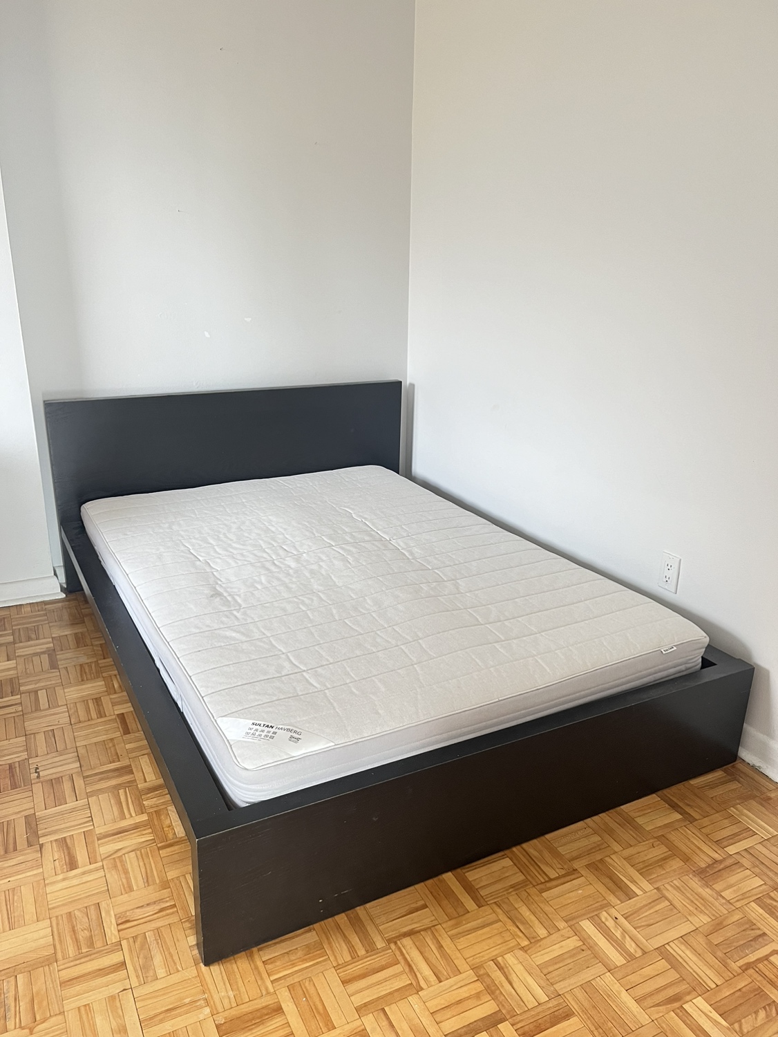 Full size bed frame + mattress