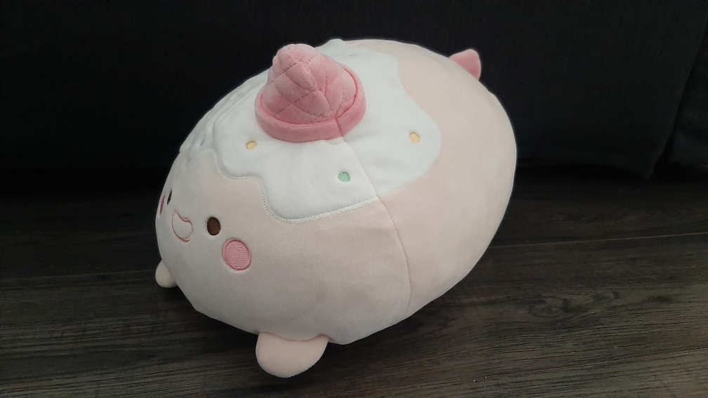 MINISO plush cupcake, seal and piggy - photo 2